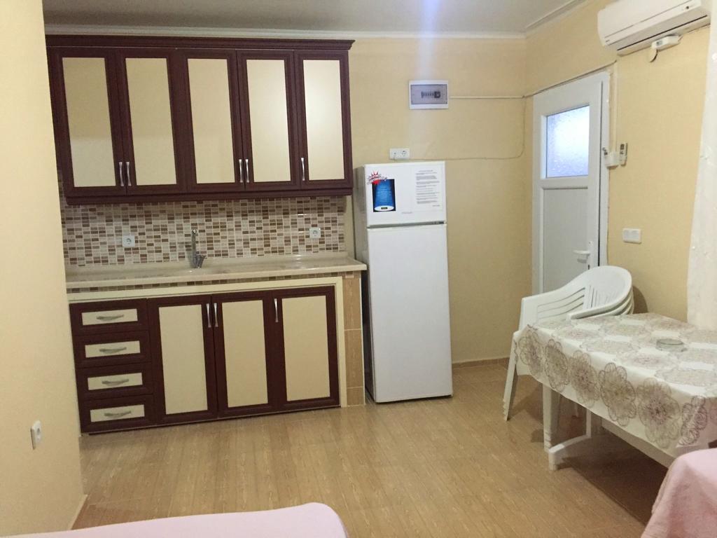 Mali Beach Aparthotel Siğacık Quarto foto